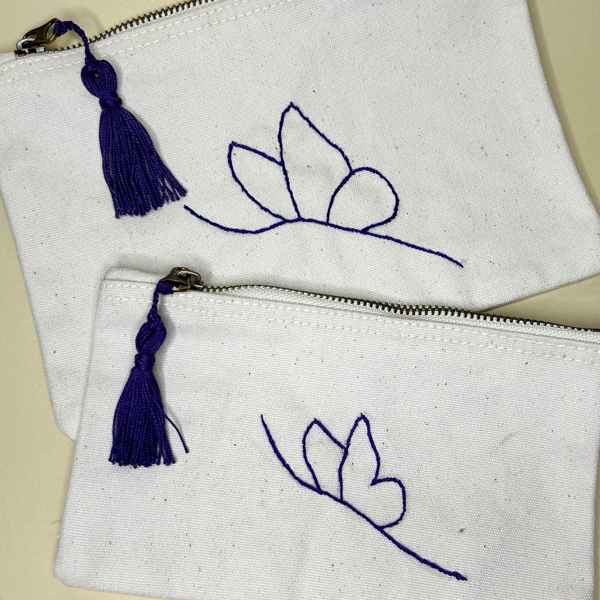 Pochette ricamata farfalla viola