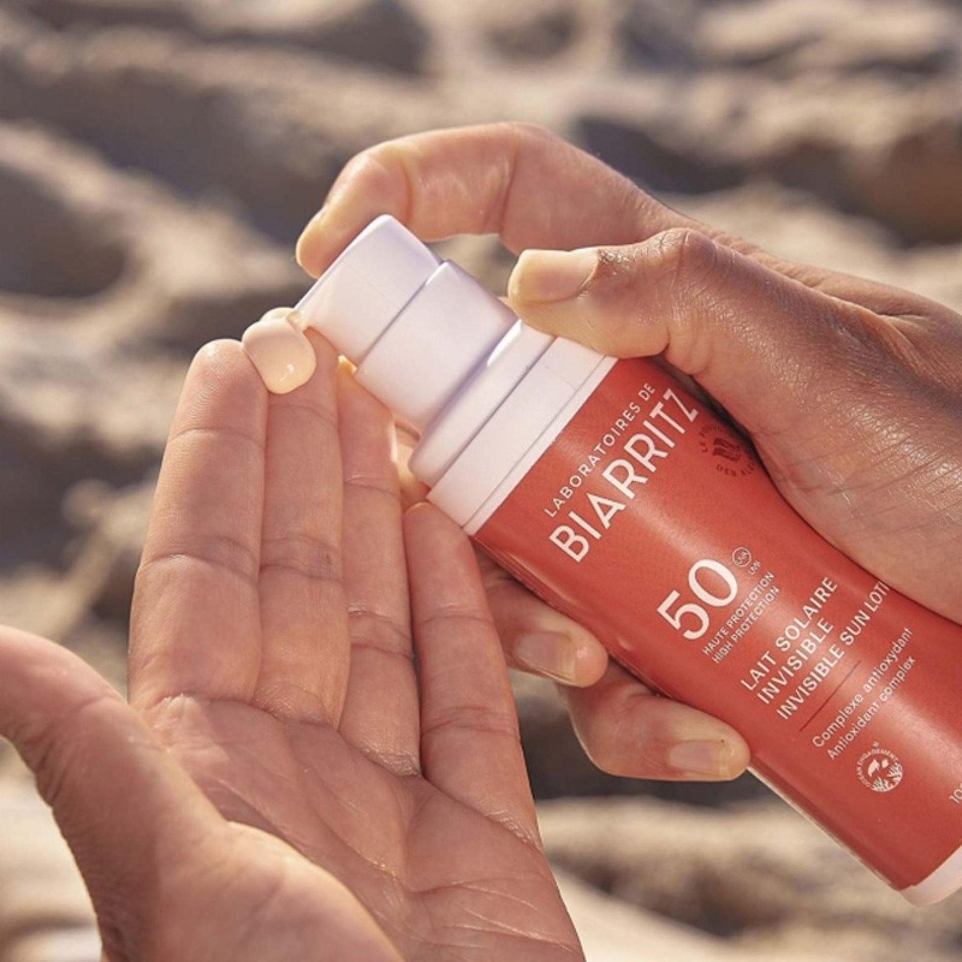 Latte solare invisibile SPF50